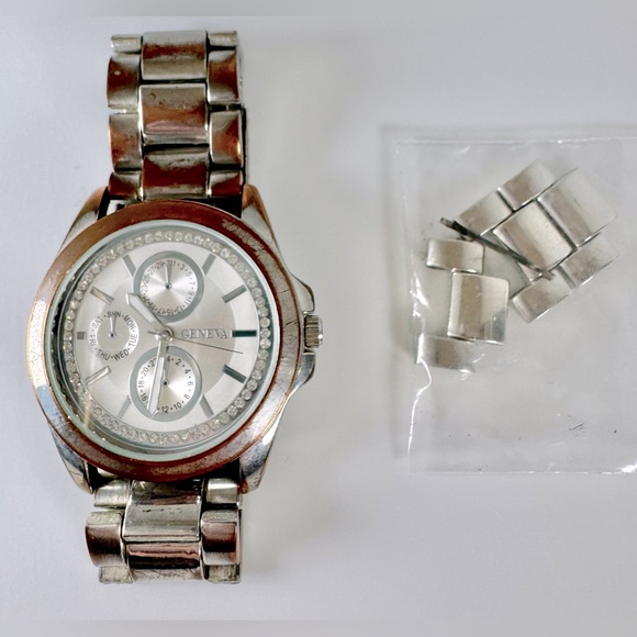 🌺 5/$25 🌺 Geneva Silver-tone Women’s Watch - Picture 1 of 6